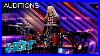 17_Year_Old_Mia_Morris_Delivers_An_Original_Audition_As_A_One_Woman_Band_Agt_2022_01_vj