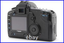 Canon EOS 5D 12.8 MP Digital SLR Camera Black withCharger from Japan (oku894)