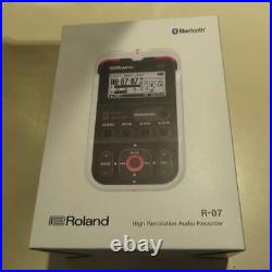 Roland Hi-Res Audio Recorder R-07-BK BLACK Linear PCM Recorder From japan NEW
