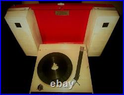 UNIQUE VINTAGE RED SANYO BRIEFCASE STEREOPHONIC RECORD PLAYER & RADIO FROM 70s