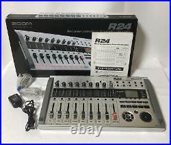 ZOOM R24 Digital Multitrack Recorder 24-track SimultaneousNear Mint From JAPAN